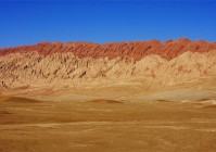 扎格拉玛山原型：麻扎塔格山（位于新疆又名红白山）（扎格拉马山在哪）